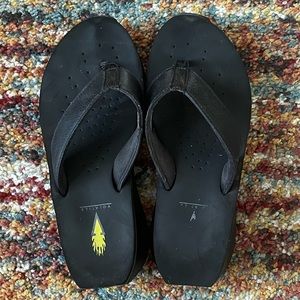 Volatile Wedge Flip Flop Comfort Sandals Size 8